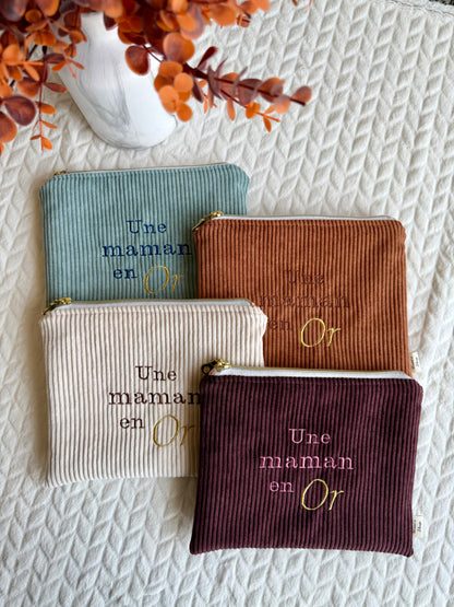 Pochette brodée 🌸